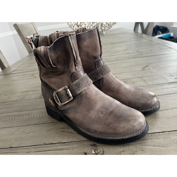 FRYE Vicky Artisan Back Zip Charcoal Distressed Leather Moto Boots - Size 7 - Picture 6 of 9